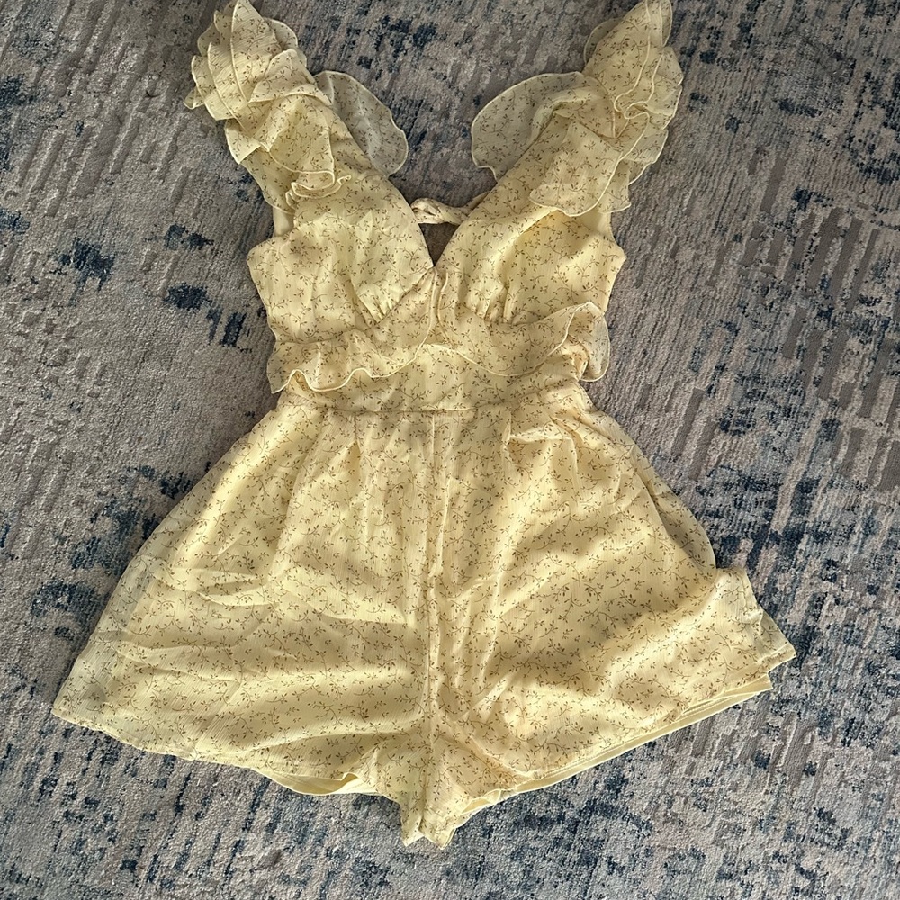 Francesca's Collections Cream Floral Skirt